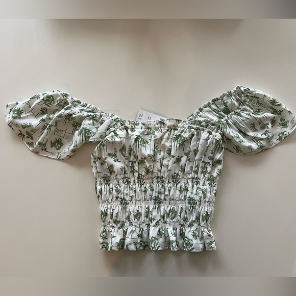 Abercrombie & Fitch Cropped Top/blouse NWT Medium - Picture 2 of 3